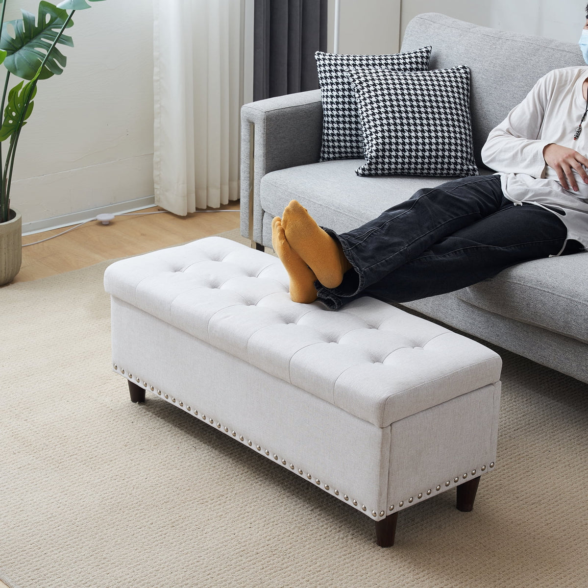 Off-White Linen Upholstered Storage Bench D628252