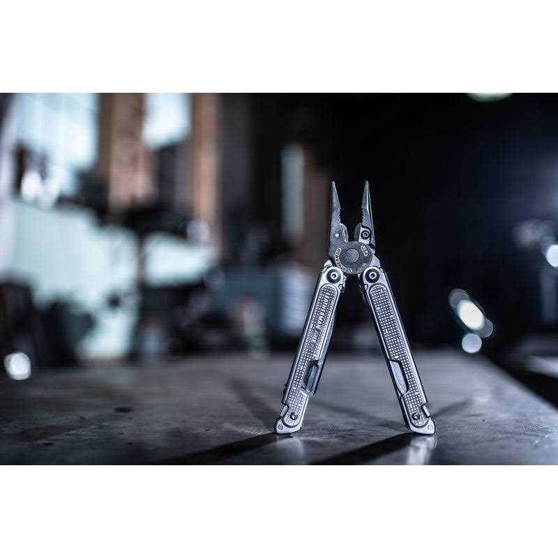 Leatherman Free P2 Multi Tool S74084