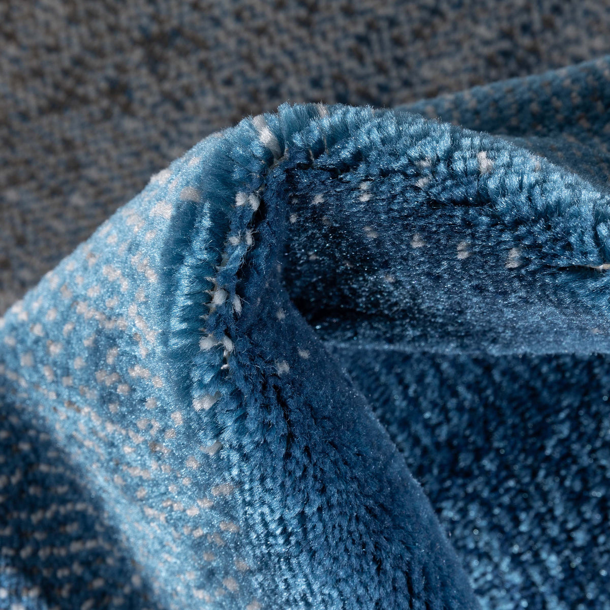 Blue 7'10" x 9'10" Area Rug R6439
