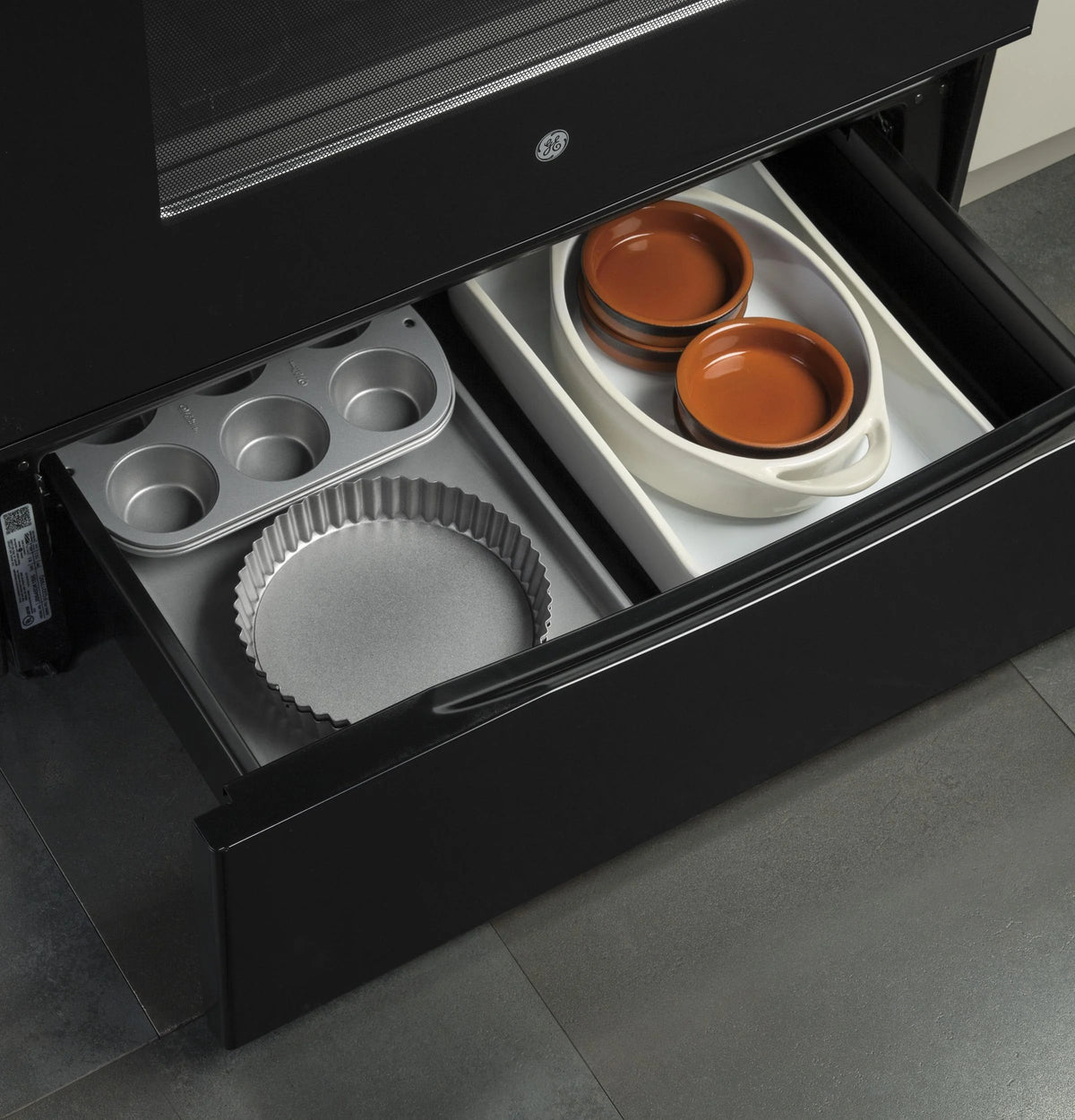 30 Free-Standing Electric Range S4972