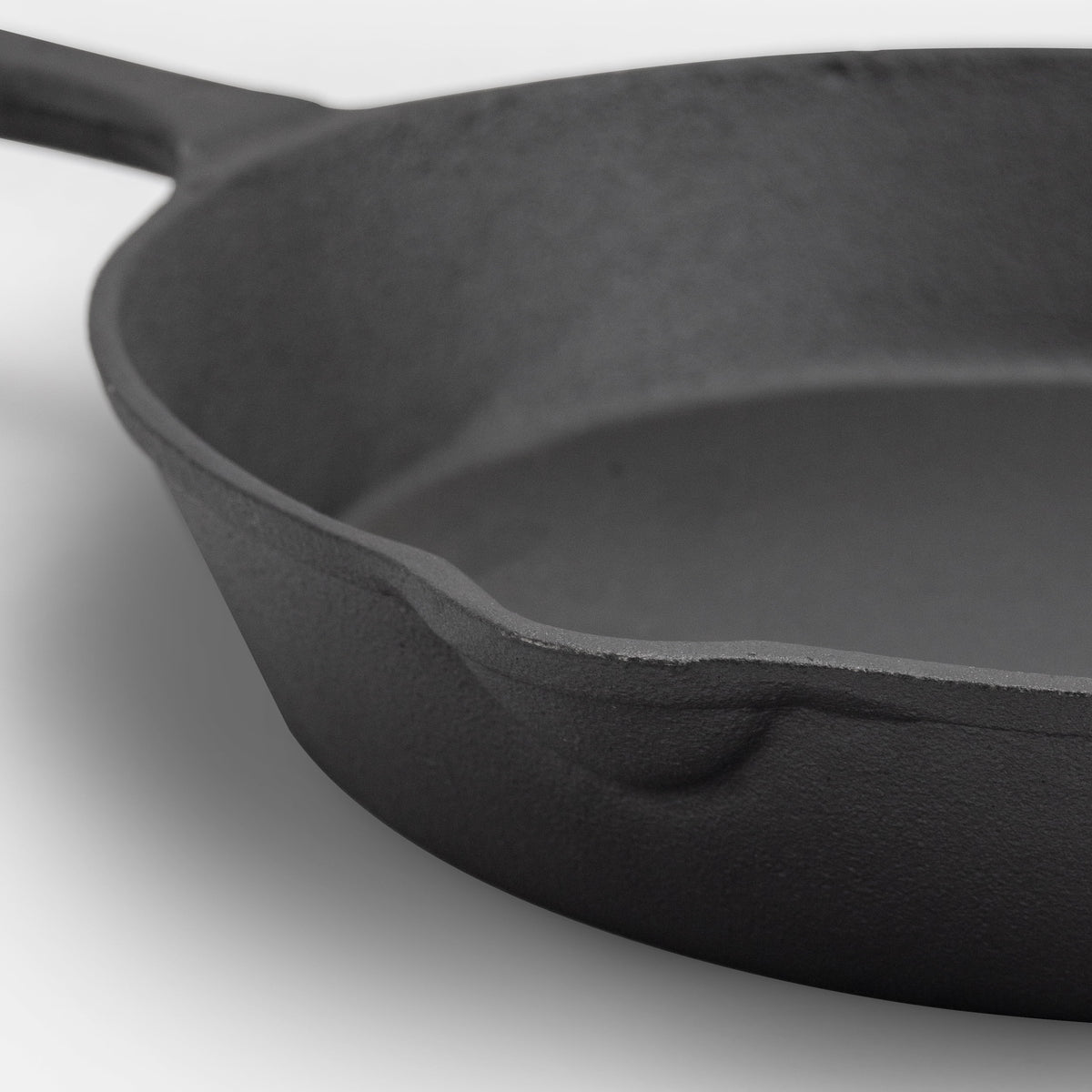 3 Pc Cast Iron Skillet Set O763778