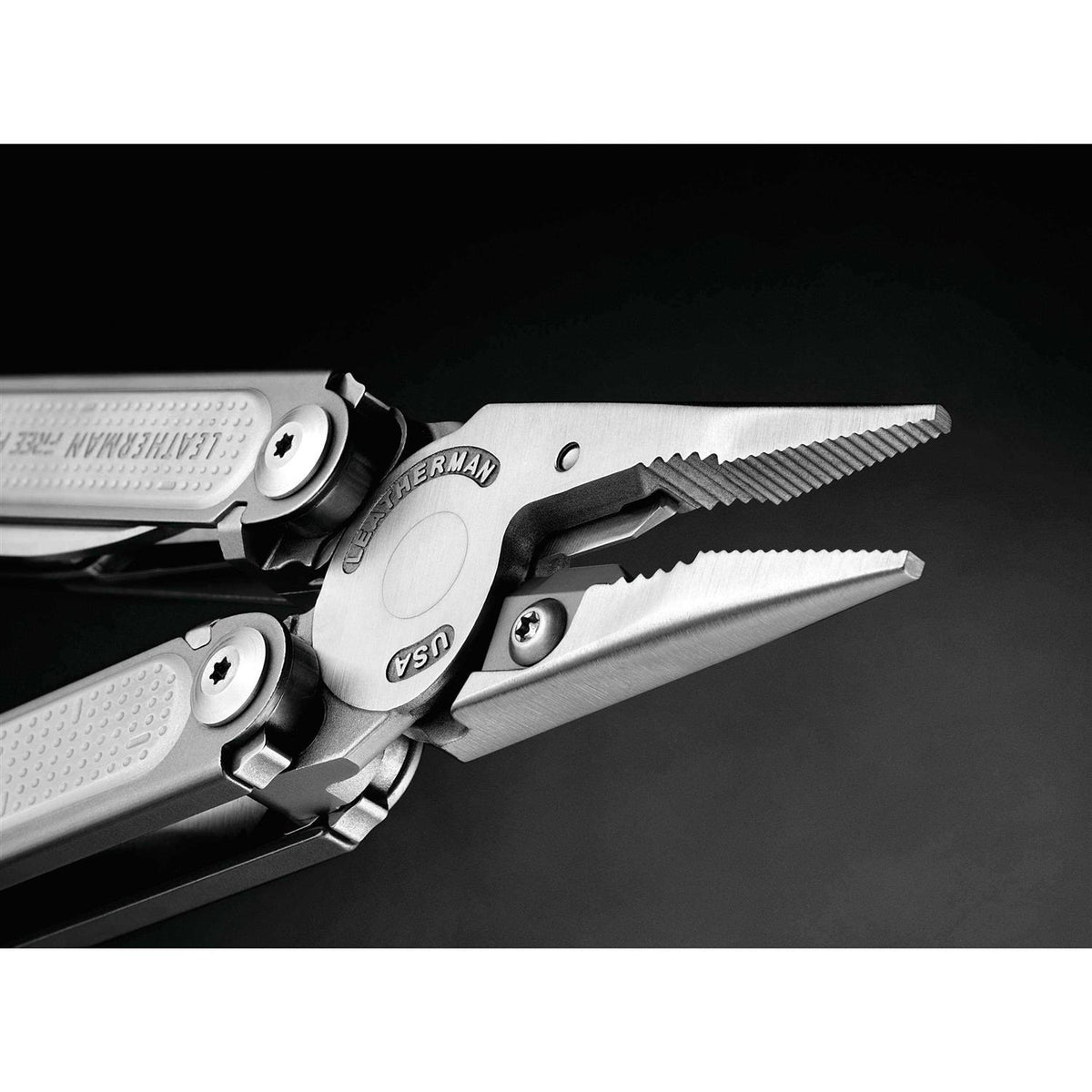 Leatherman Free P2 Multi Tool S74084