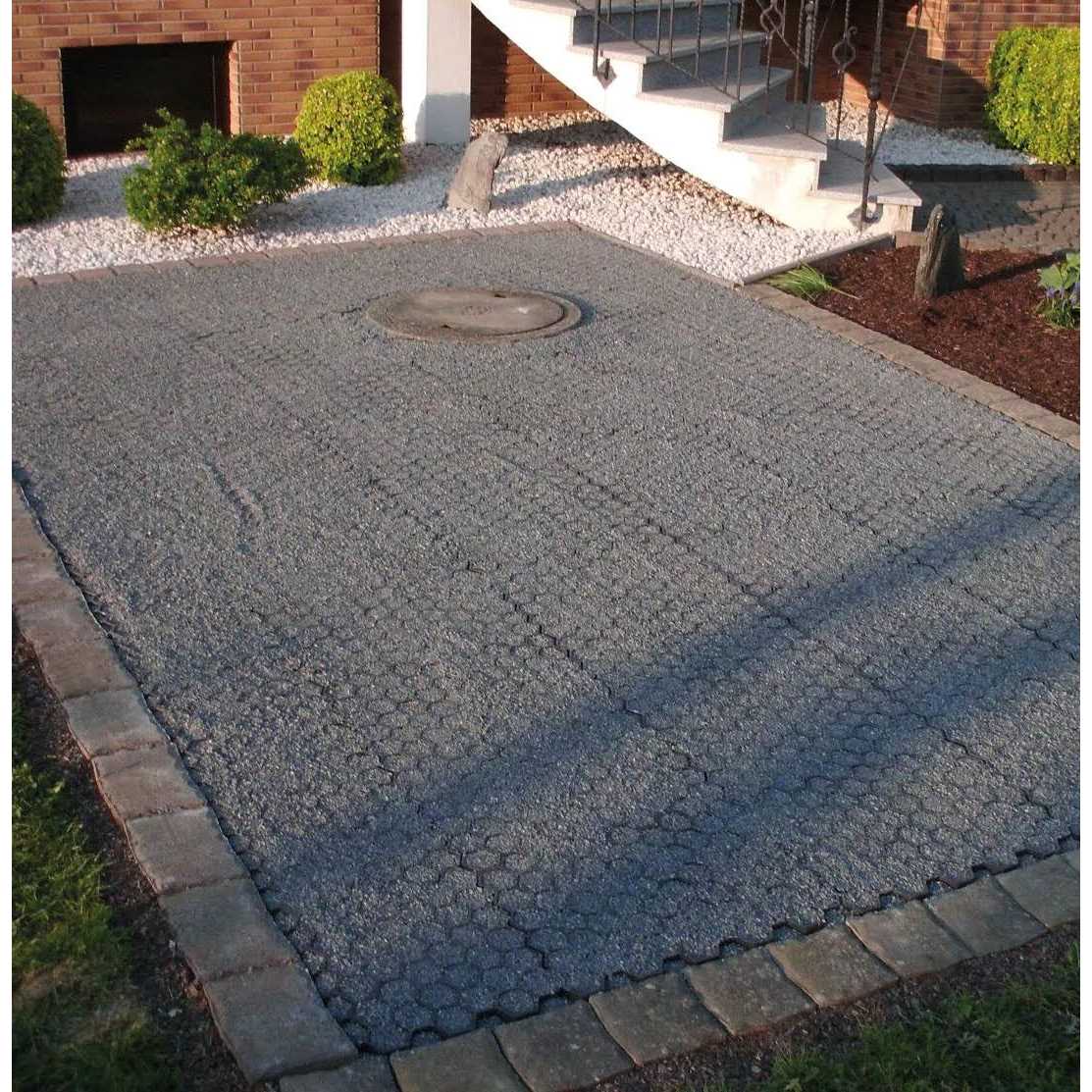 Heavy Duty Grass Gravel and Paddock Pavers A2058