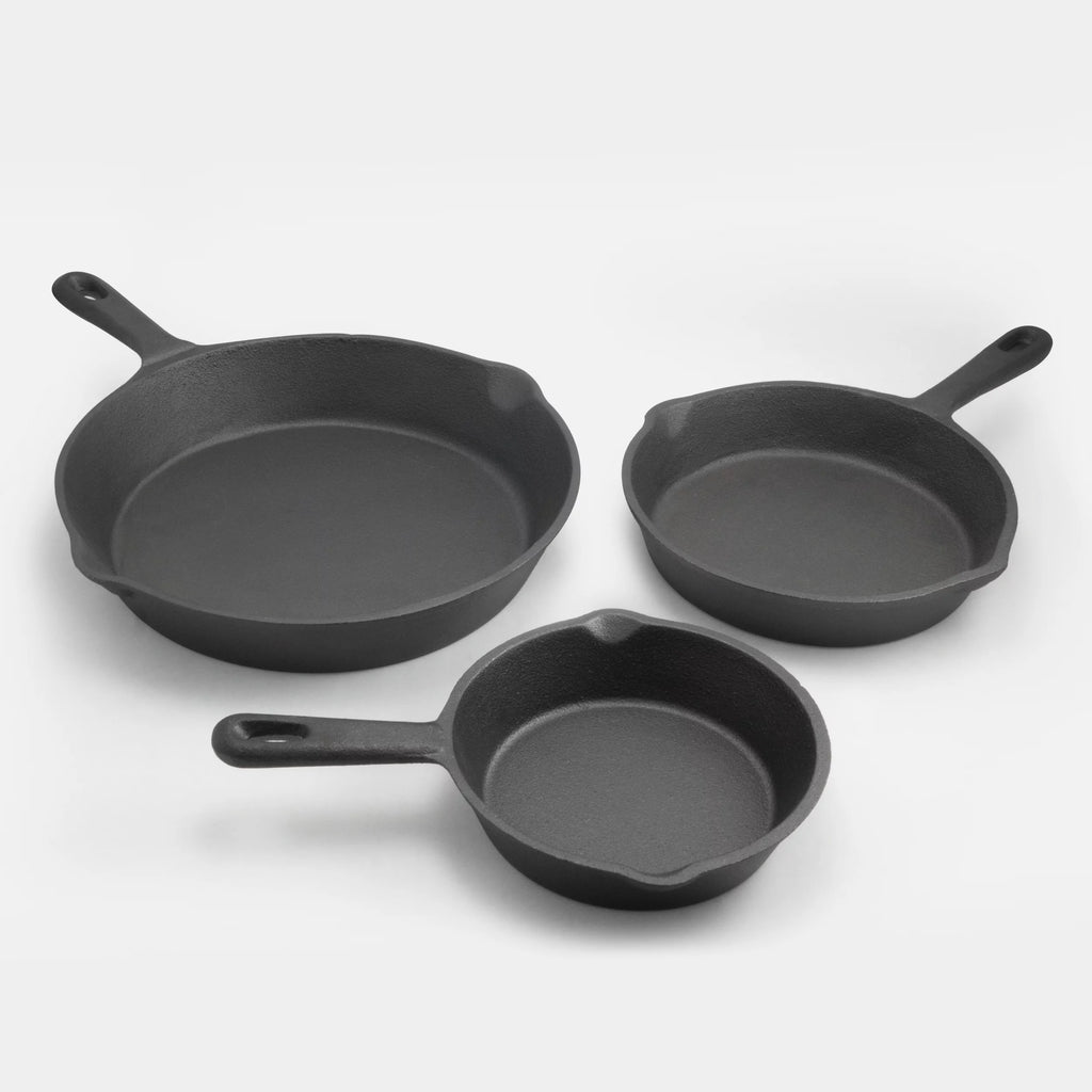 3 Pc Cast Iron Skillet Set O763778