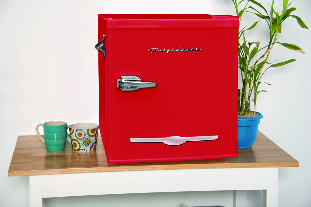 Retro Mini Bar Refrigerator M807973